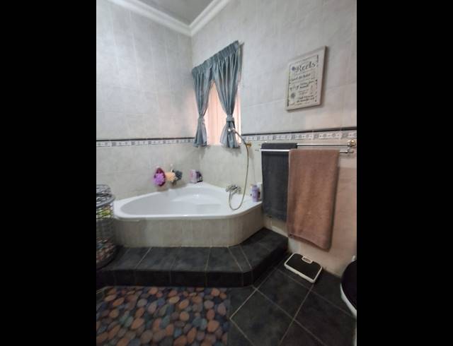 3 BEDROOM HOUSE FOR SALE IN THREE RIVERS